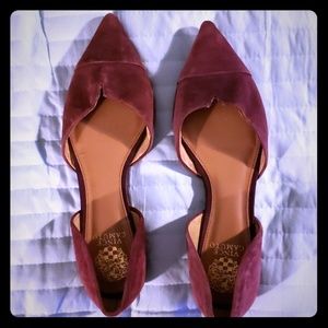 VINCE CAMUTO  Wine Suede Flats